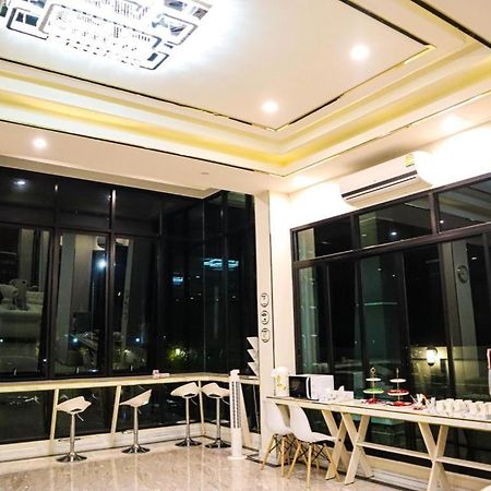 Aiyara Riverine Hotel, Nakhon Phanom Esterno foto