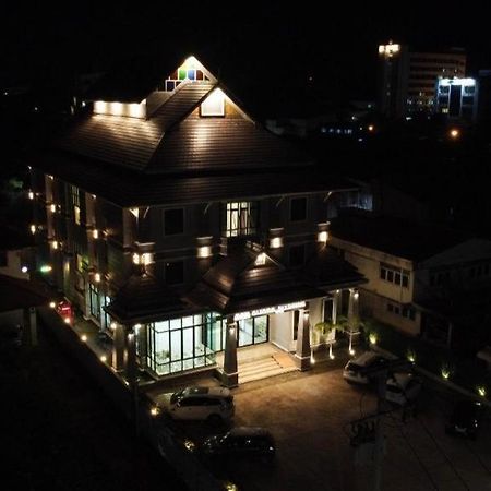 Aiyara Riverine Hotel, Nakhon Phanom Esterno foto