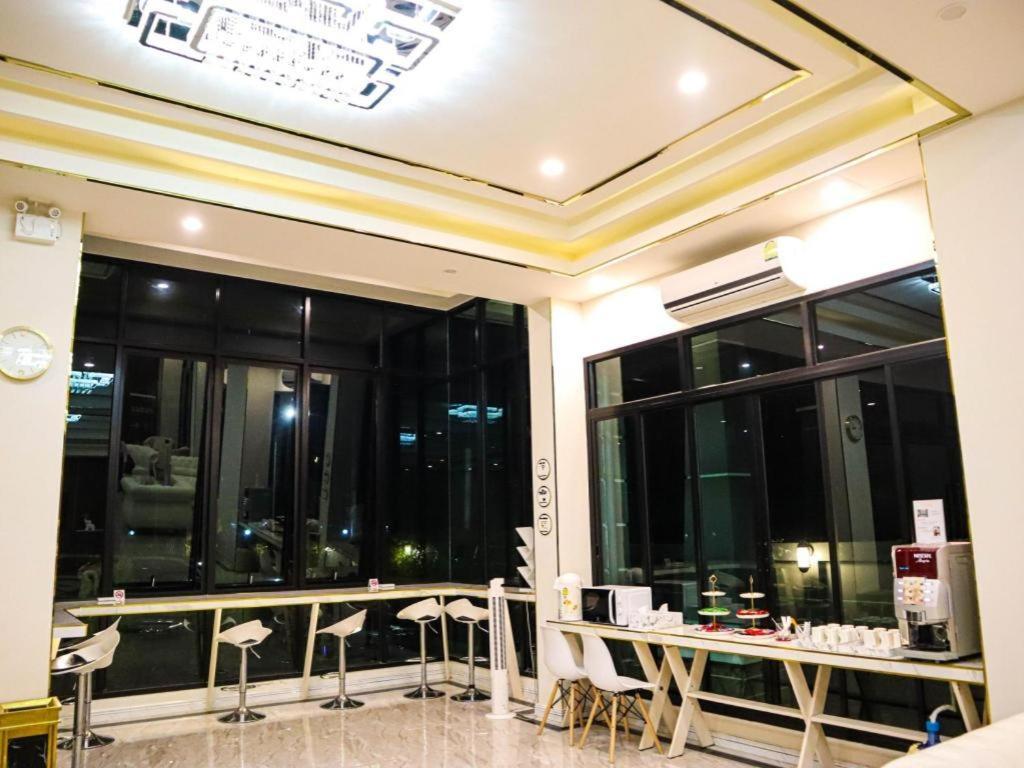 Aiyara Riverine Hotel, Nakhon Phanom Esterno foto