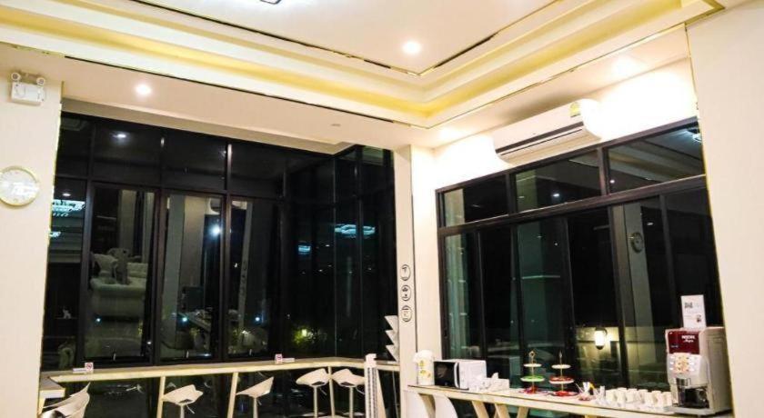 Aiyara Riverine Hotel, Nakhon Phanom Esterno foto